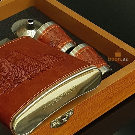 Подарочный набор Шахматы с флягой Девичья башня "Maiden's Tower"